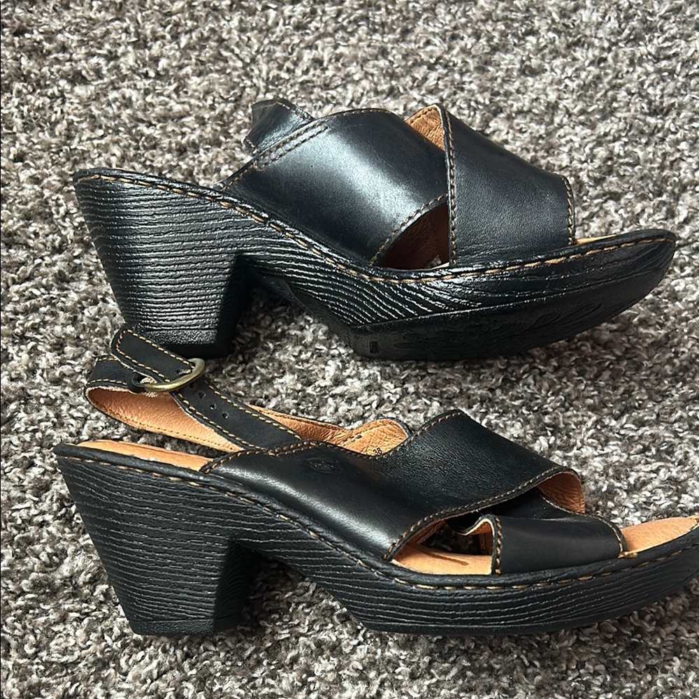 Born Women's Black Leather Sandals - Picture 3 of 4